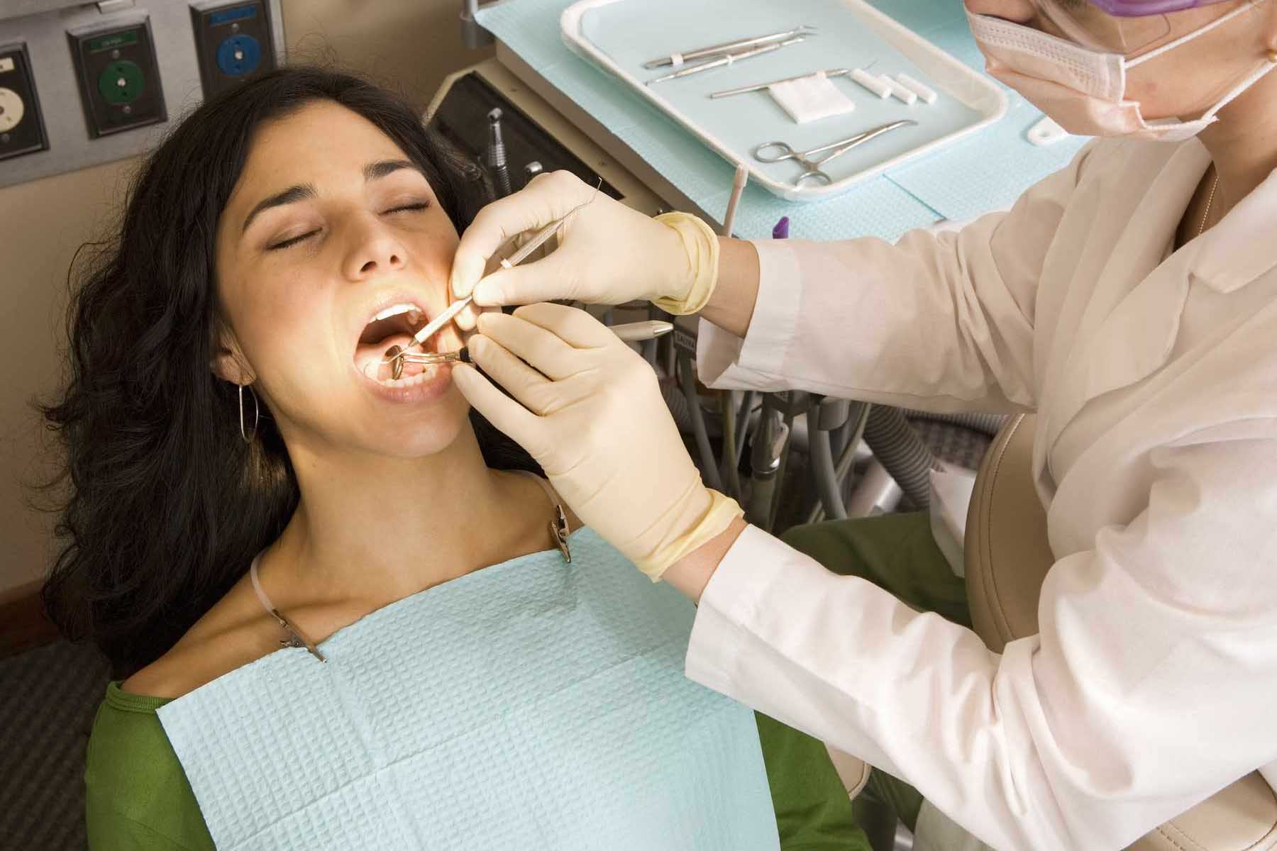 Can A Dentist Put You To Sleep For Extraction?